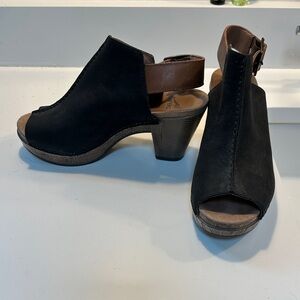 Dansko open toed clog sandals | sz 37